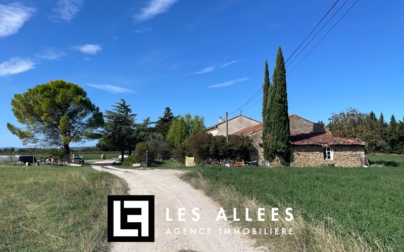 Maison 11 pièces 277 m² · à Grillon · 277 m² · 660 000 €