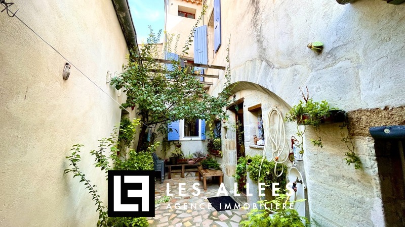 Maison de ville 280 m² – 3 logements + cour, garage et balcon – Valréas centre - Vente - VALREAS (84600)